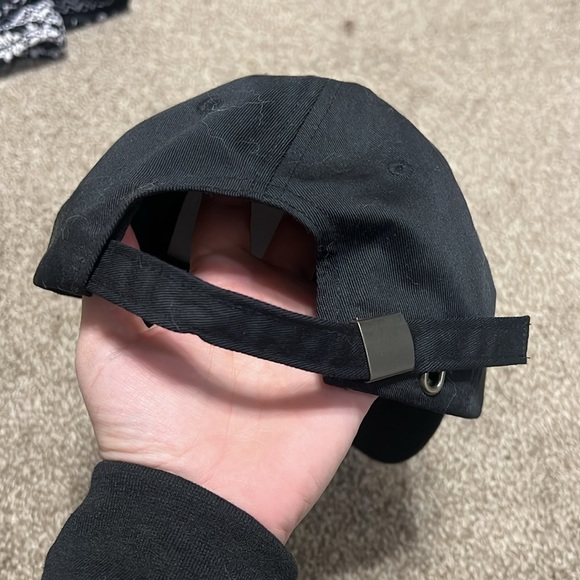 Black hat - Picture 2 of 2